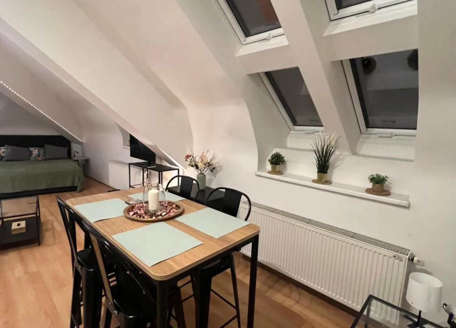 Central, Cozy & Stylish Apartment With Views Prague