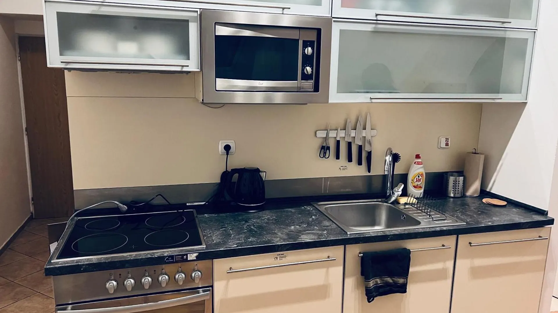 Central, Cozy & Stylish Apartment With Views Prague