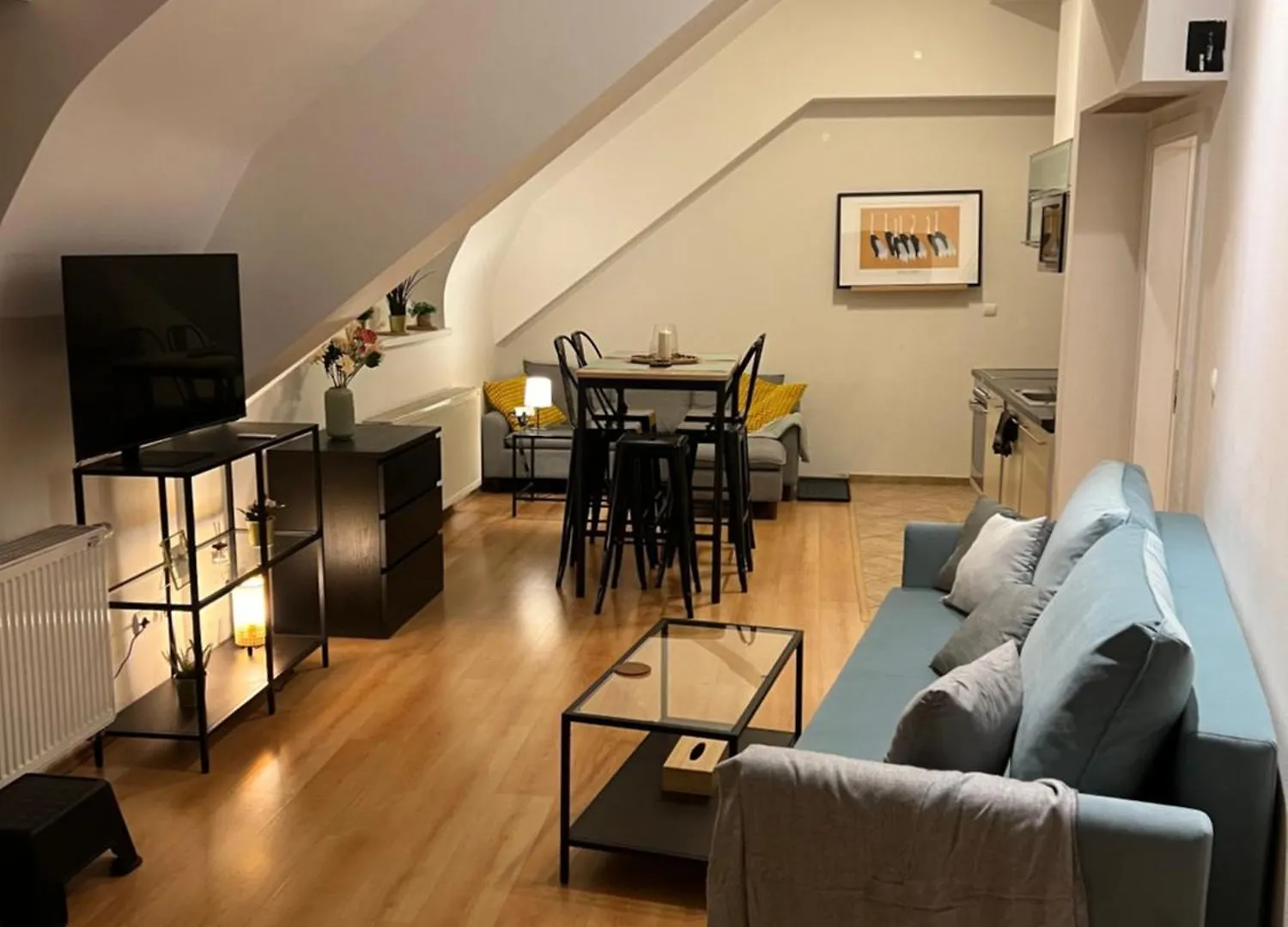 Central, Cozy & Stylish Apartment With Views Prague