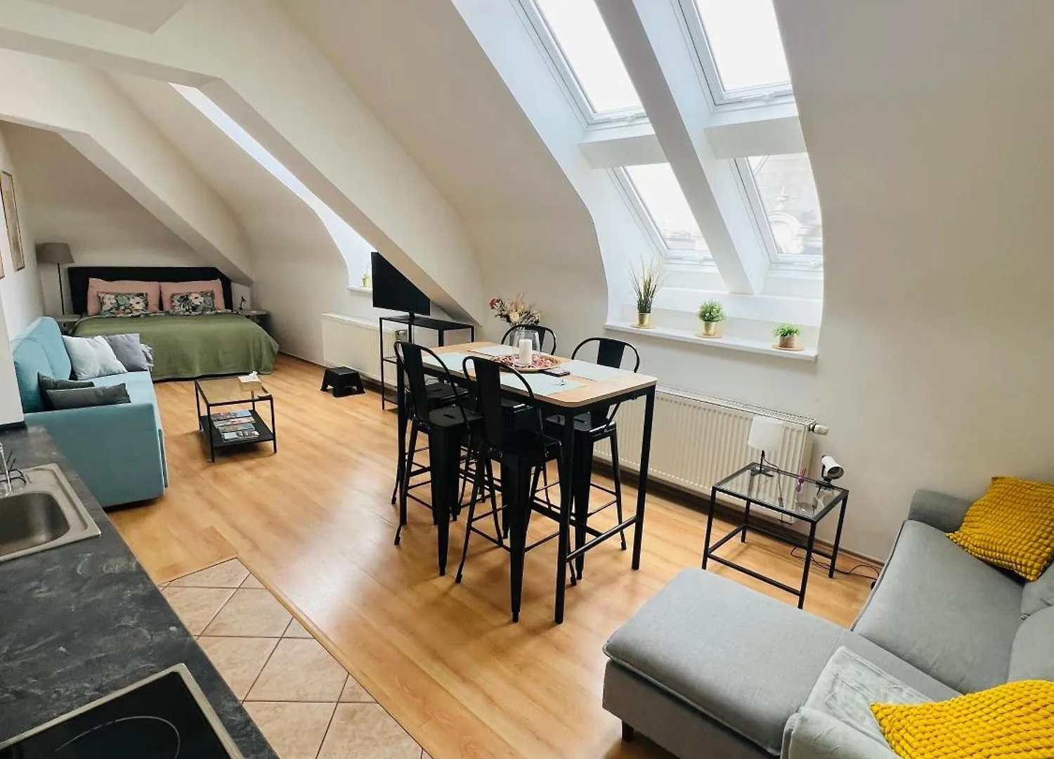 Central, Cozy & Stylish Apartment With Views Prague Czech Republic